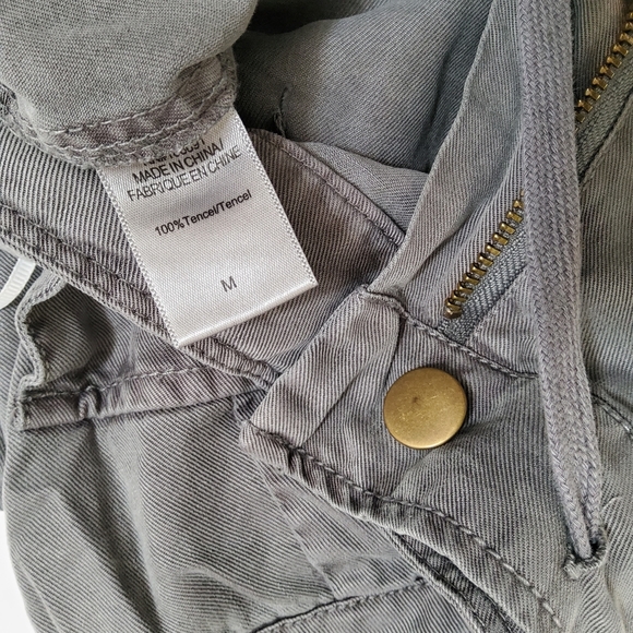 Young Fabulous & Broke Women's   New Sz. M Grey Pleated Front Tencel Pants - Picture 8 of 8